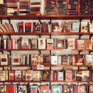 Distribución de tu libro en librerías: La Casa del Libro, Fnac, El Corte Inglés y librerías de todo el mundo